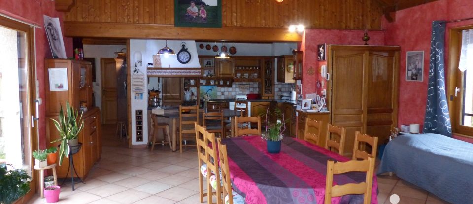House 7 rooms of 199 m² in Fay-sur-Lignon (43430)