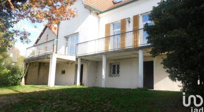House 4 rooms of 138 m² in Montluçon (03100)
