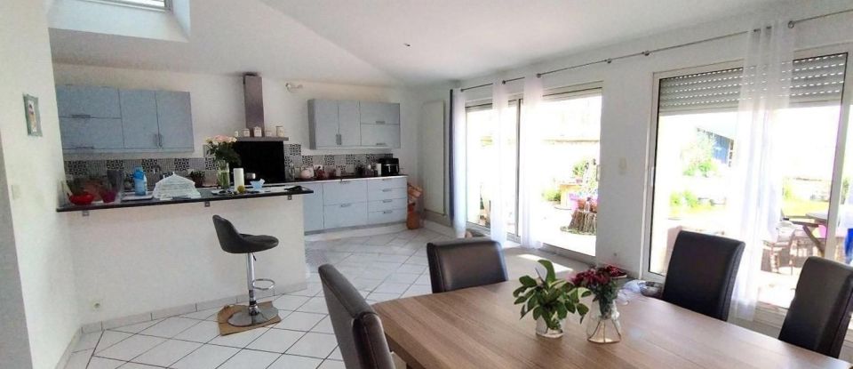 House 7 rooms of 200 m² in Châtellerault (86100)