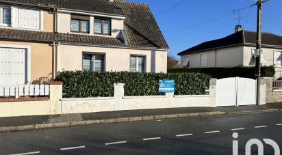 Pavilion 5 rooms of 74 m² in Saint-Cosme-en-Vairais (72110)