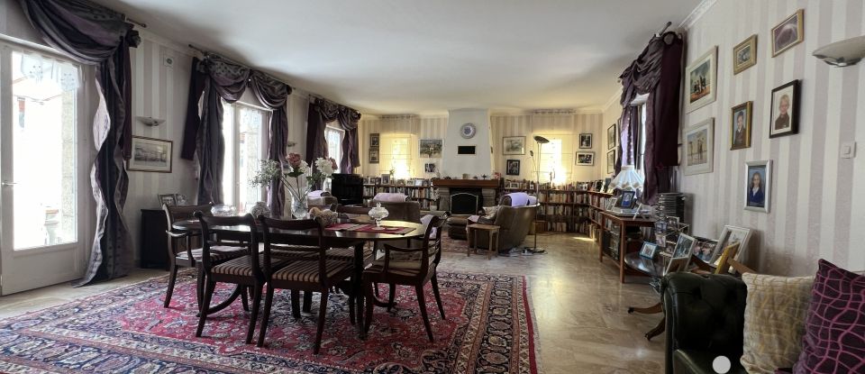 Mansion 9 rooms of 260 m² in Colpo (56390)