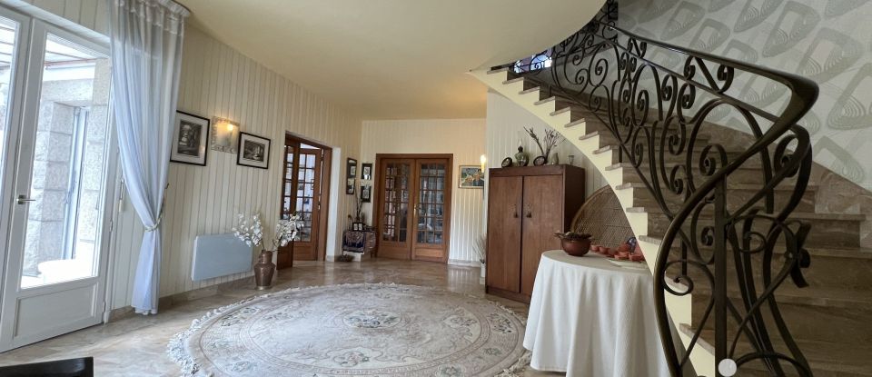 Mansion 9 rooms of 260 m² in Colpo (56390)