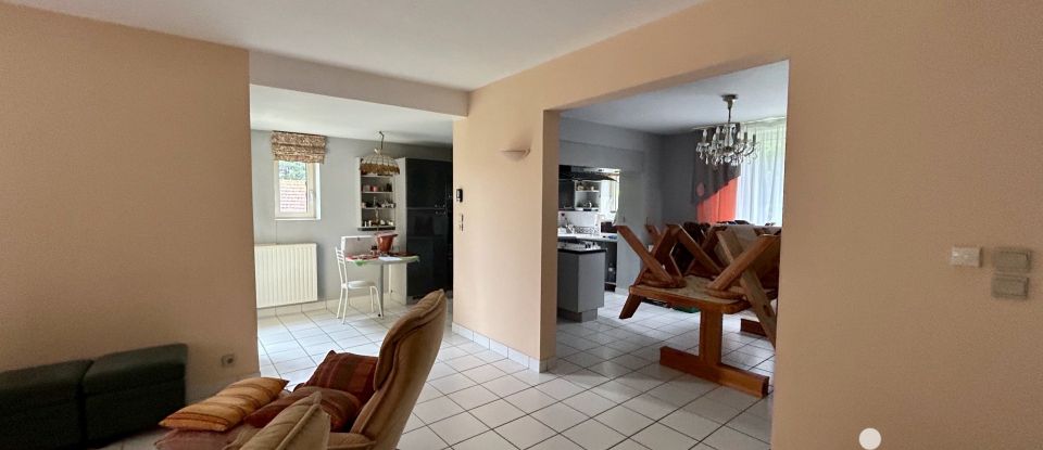 Traditional house 5 rooms of 165 m² in Gennes-Val de Loire (49350)