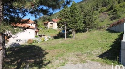 Land of 967 m² in Espinasses (05190)