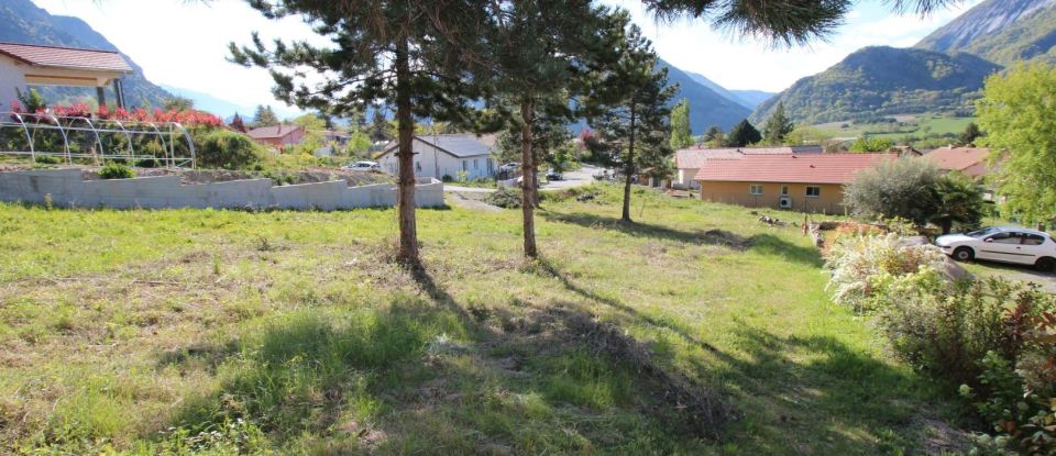 Land of 967 m² in Espinasses (05190)