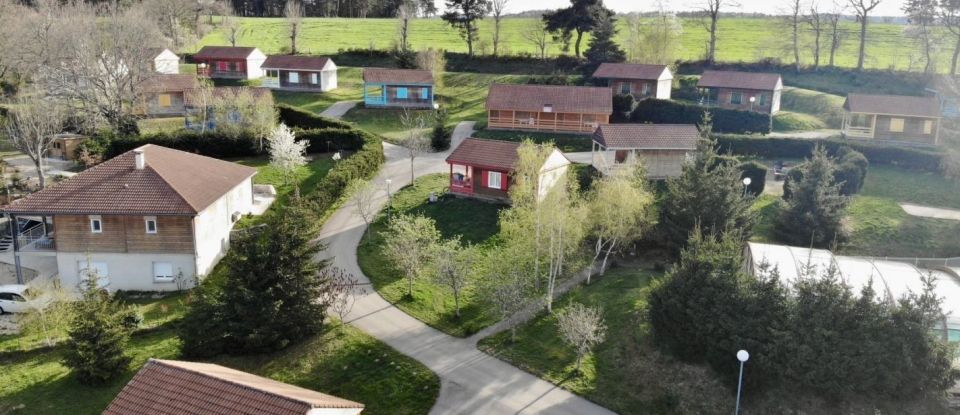 Camping de 905 m² à Blavignac (48200)