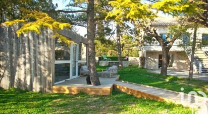 Country house 7 rooms of 140 m² in Uzès (30700)