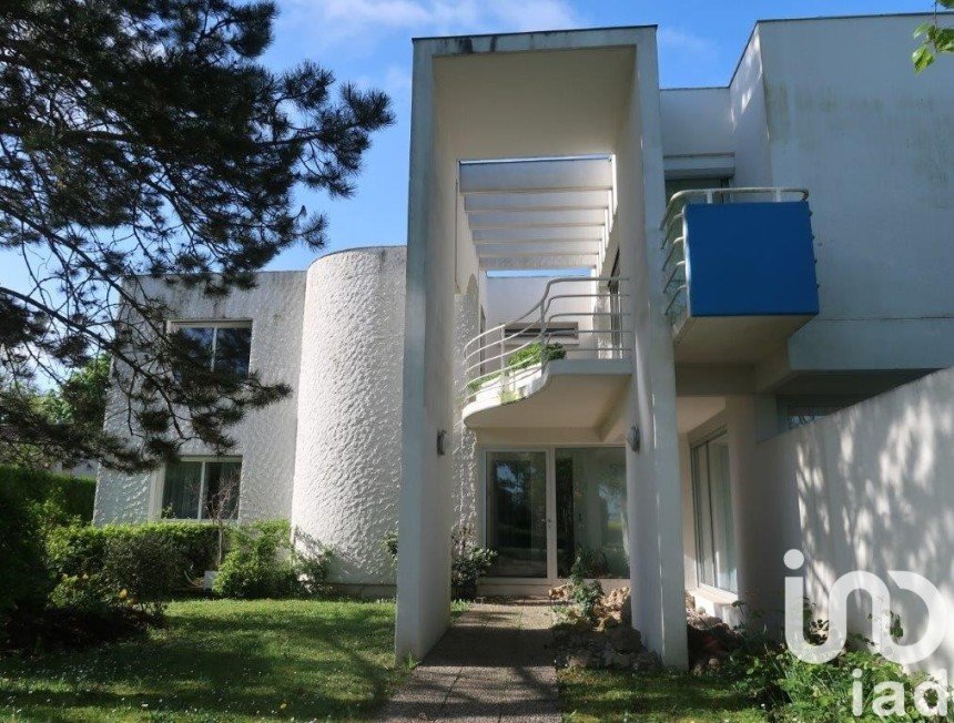 Maison d’architecte 9 pièces de 240 m² à Rosoy (89100)