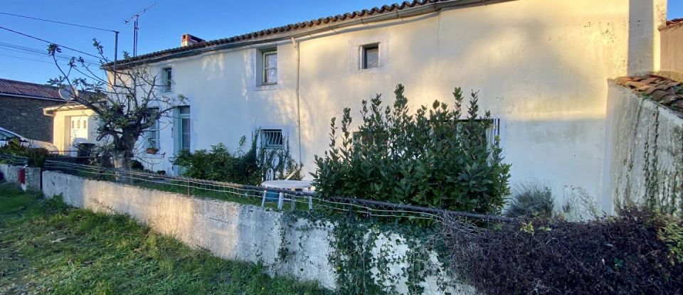 House 5 rooms of 171 m² in Saint-Maurice-le-Girard (85390)