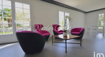 House 8 rooms of 230 m² in Angers (49000)