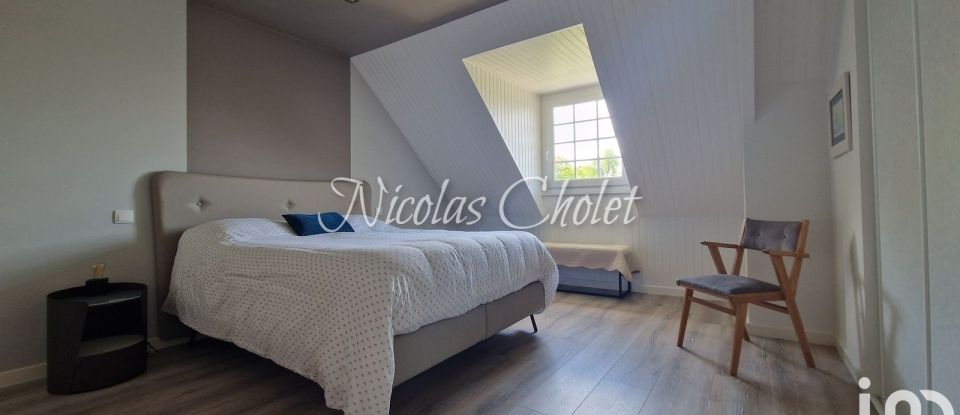 House 8 rooms of 230 m² in Saint-Lambert-la-Potherie (49070)