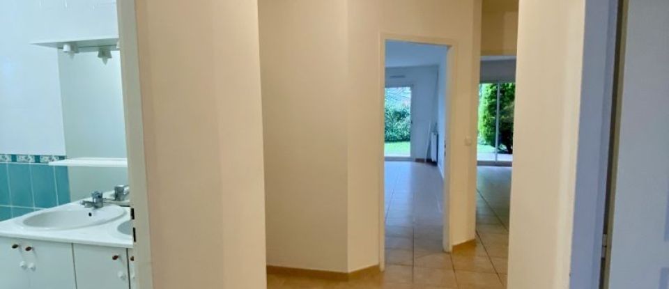 Apartment 4 rooms of 108 m² in Pau (64000)