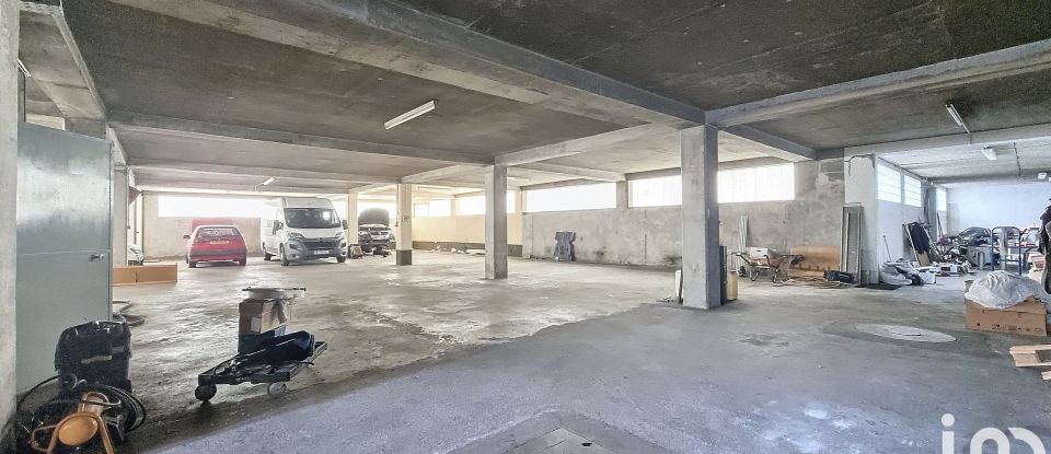 Building in Moulins (03000) of 2,395 m²