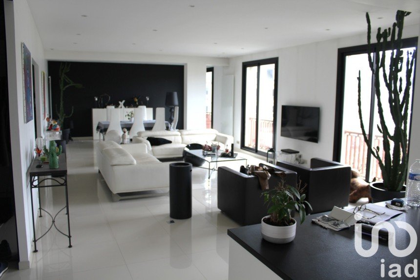 Appartement 5 pièces de 144 m² à Lorient (56100)