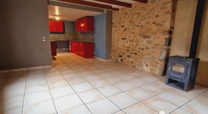 Town house 3 rooms of 76 m² in Secondigny (79130)
