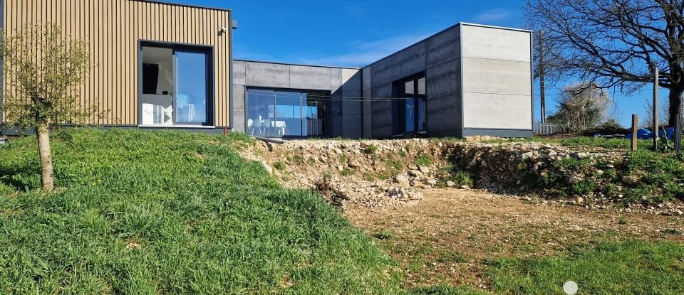 Maison 3 pièces de 105 m² à Cuzance (46600)
