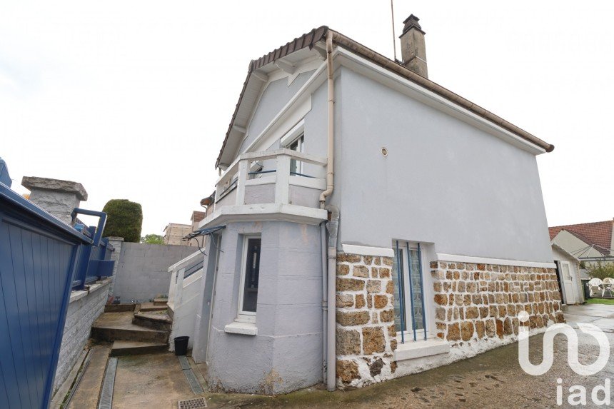 House 4 rooms of 66 m² in Magny-les-Hameaux (78114)