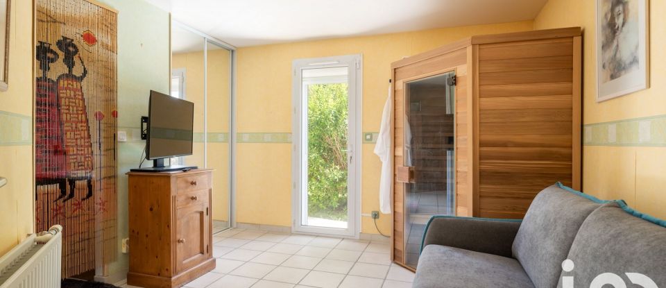 House 5 rooms of 188 m² in La Buisse (38500)
