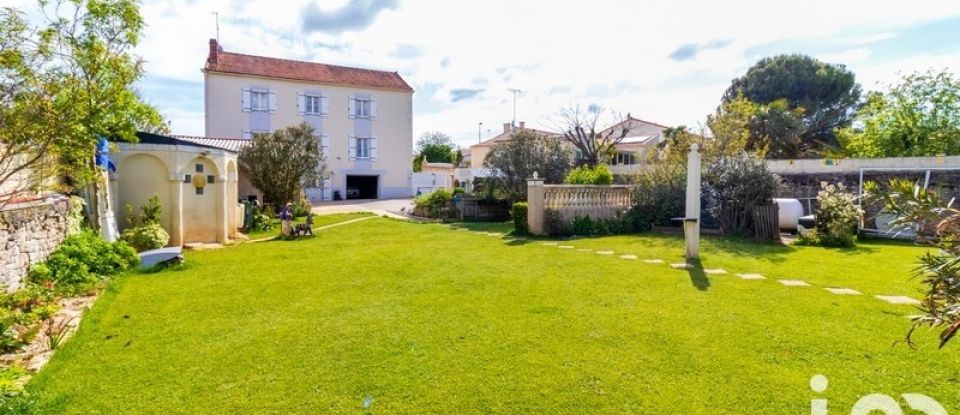 House 6 rooms of 160 m² in Mouzeuil-Saint-Martin (85370)