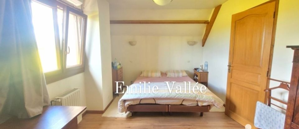Traditional house 6 rooms of 139 m² in Saint-Nicolas-de-la-Taille (76170)