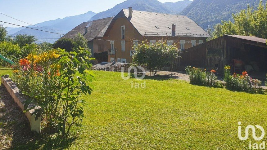 Lodge 17 rooms of 331 m² in Aiton (73220)