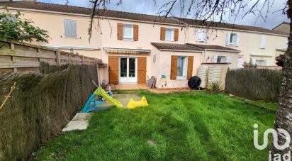 House 4 rooms of 82 m² in Combs-la-Ville (77380)