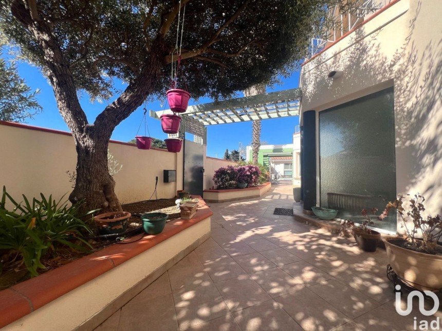 House 8 rooms of 268 m² in Leucate (11370)
