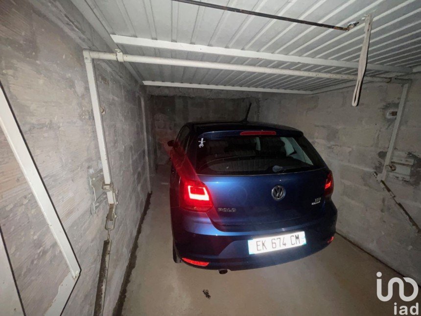 Parking of 12 m² in Quimper (29000)
