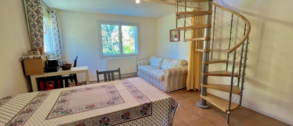 Traditional house 5 rooms of 112 m² in Avignon (84000)