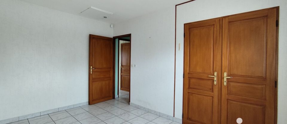 House 5 rooms of 110 m² in Semoine (10700)