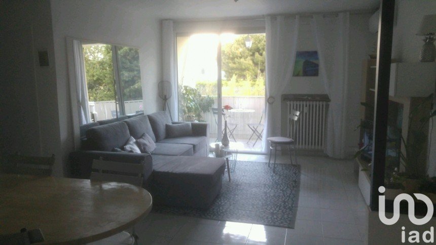 Apartment 3 rooms of 63 m² in Six-Fours-les-Plages (83140)