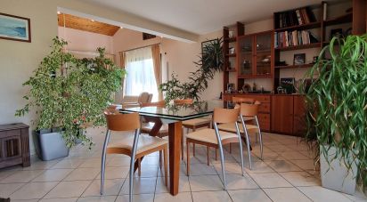 Traditional house 10 rooms of 242 m² in Verrières (86410)