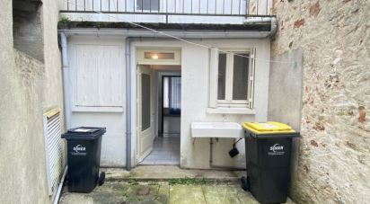 Maison 2 pièces de 55 m² à Lathus-Saint-Rémy (86390)