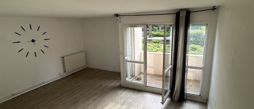 Appartement 5 pièces de 99 m² à Noisy-le-Grand (93160)