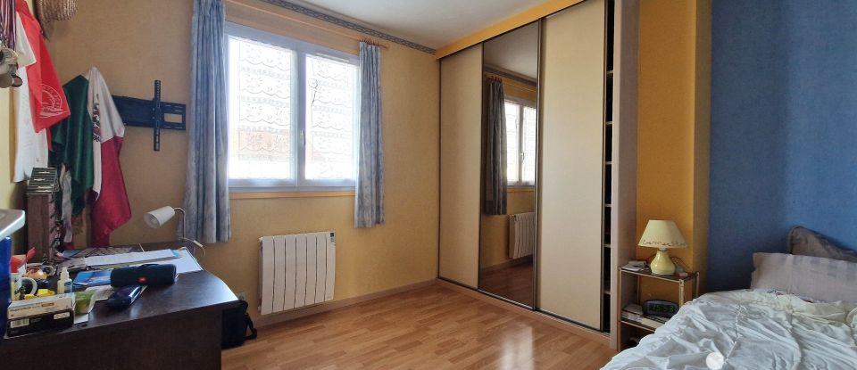 House 6 rooms of 107 m² in Noisy-le-Grand (93160)