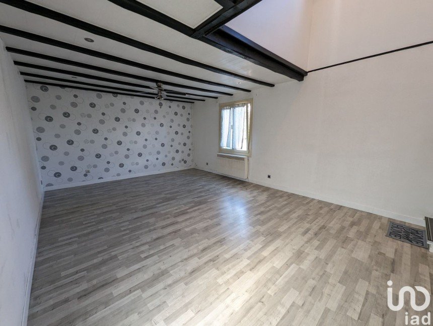 House 3 rooms of 83 m² in Saint-Pierre-des-Fleurs (27370)
