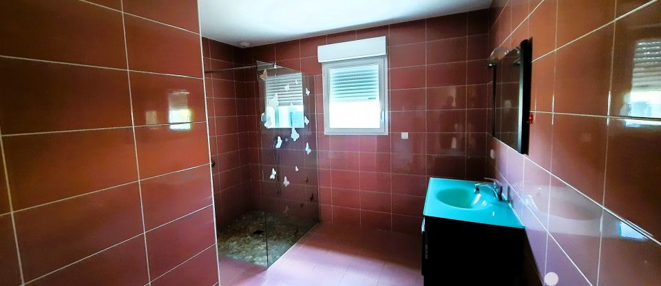 House 10 rooms of 212 m² in Moncetz-Longevas (51470)