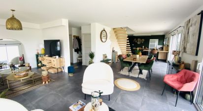Maison 5 pièces de 160 m² à Locmaria-Plouzané (29280)