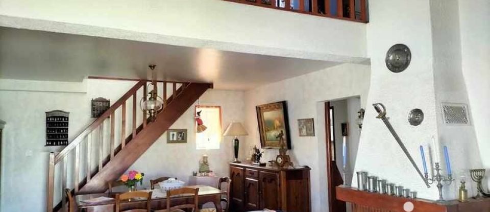 House 6 rooms of 105 m² in - (85340)