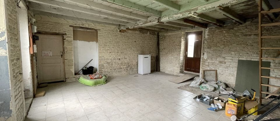 House 4 rooms of 106 m² in Loubigné (79110)