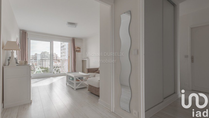 Apartment 4 rooms of 71 m² in Les Lilas (93260)