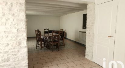Maison de village 4 pièces de 81 m² à Frontenay-Rohan-Rohan (79270)