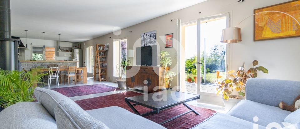 Maison traditionnelle 7 pièces de 250 m² à Charbonnières-les-Bains (69260)