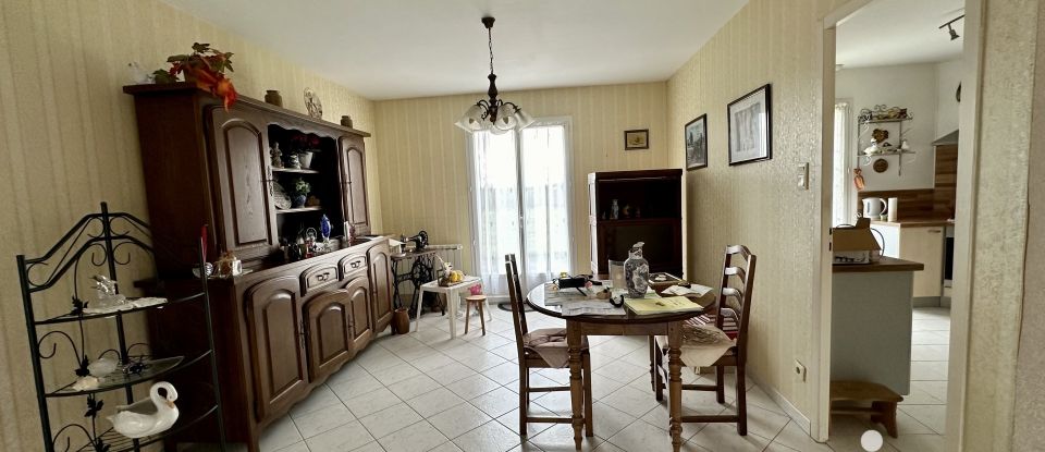 House 3 rooms of 84 m² in Baugy (18800)