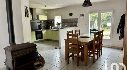 Traditional house 4 rooms of 80 m² in Saint-Mathurin (85150)