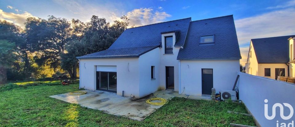 House 7 rooms of 163 m² in Sarzeau (56370)