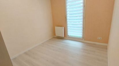 Apartment 3 rooms of 65 m² in Le Coudray (28630)