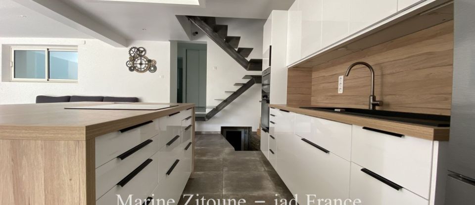 Traditional house 8 rooms of 210 m² in La Ville-du-Bois (91620)