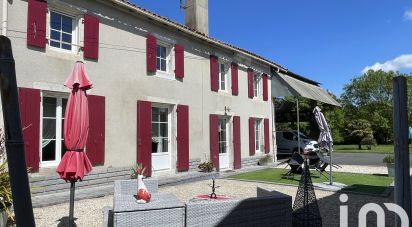 Maison traditionnelle 6 pièces de 220 m² à Épannes (79270)