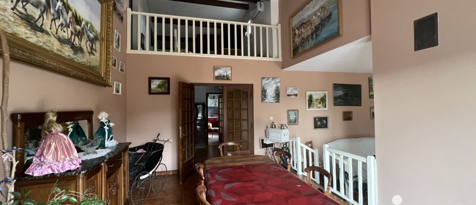 Maison traditionnelle 4 pièces de 152 m² à Beauvoisin (30640)